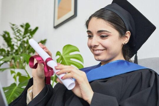 How Distance Diplomas Benefit Women Re-entering the Workforce